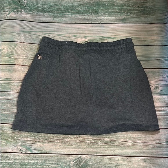 GAIAM Teal Women's Skort - Picture 4 of 4